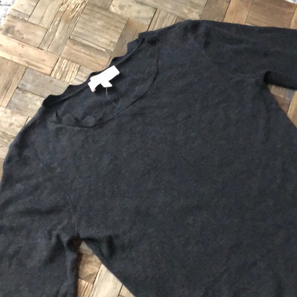 🆕Philosophy Gray scalloped sweater. Size S - Picture 13 of 13